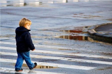 В Северске водитель, совершивший наезд на 10-летнего мальчика, скрылся с места происшествия В Северске водитель, совершивший наезд на 10-летнего мальчика, скрылся с места происшествия