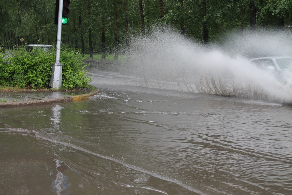 Дороги ушли под воду Дороги ушли под воду