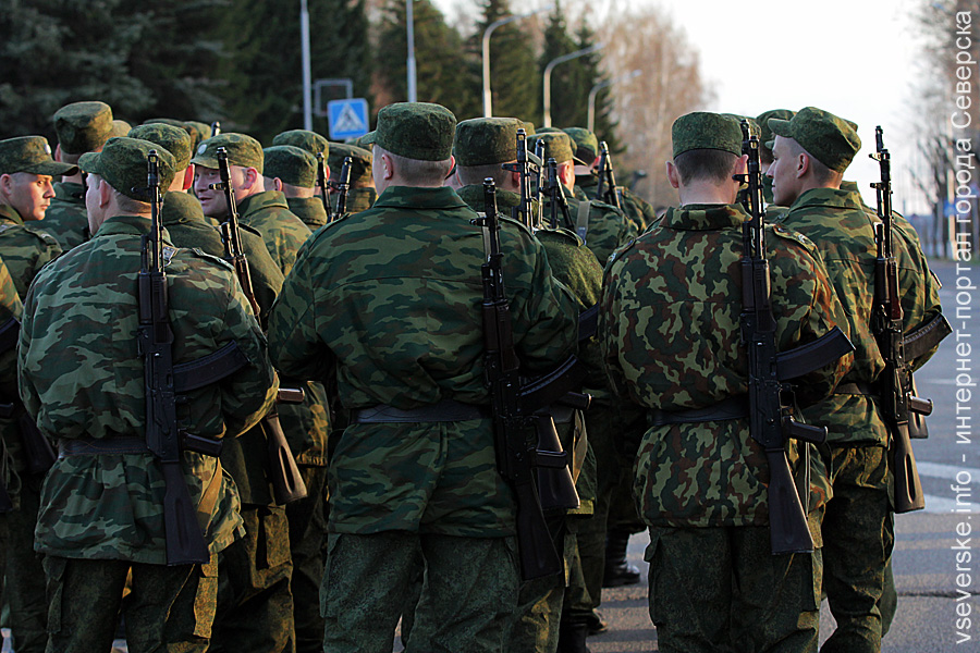 Россия вводит войска в Украину Россия вводит войска в Украину