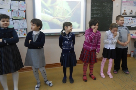 Невелика птичка-синичка, а и та свой праздник помнит Невелика птичка-синичка, а и та свой праздник помнит