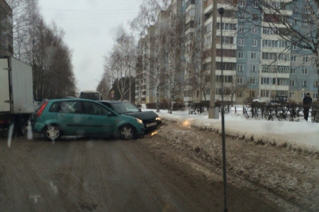 ДТП затруднило движение ДТП затруднило движение
