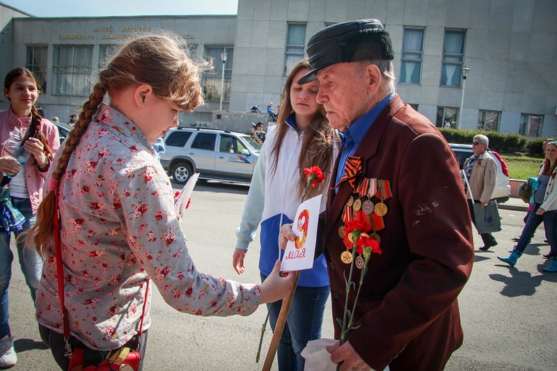 Бессмертный полк и поздравление ветеранов на 9 мая Бессмертный полк и поздравление ветеранов на 9 мая