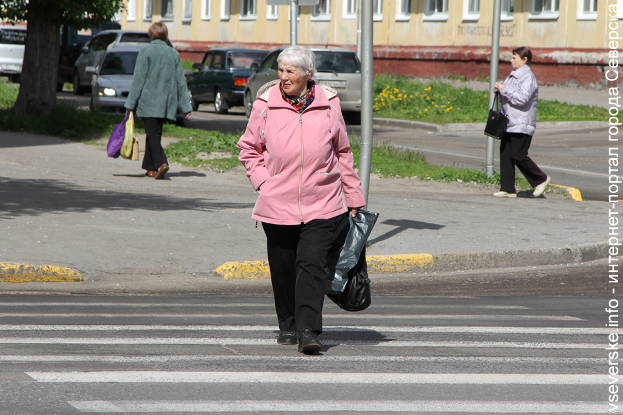 В городе демонтируют 3 пешеходных перехода В городе демонтируют 3 пешеходных перехода