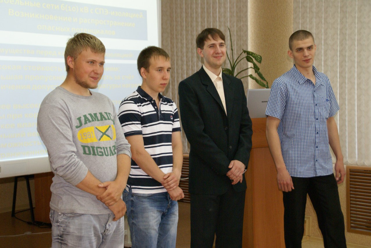 Поздравляем выпускников с успешным окончанием колледжа Поздравляем выпускников с успешным окончанием колледжа