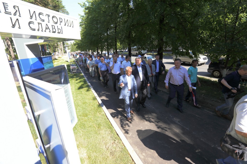 Сергей Жвачкин принял участие в праздничных мероприятиях Северска Сергей Жвачкин принял участие в праздничных мероприятиях Северска
