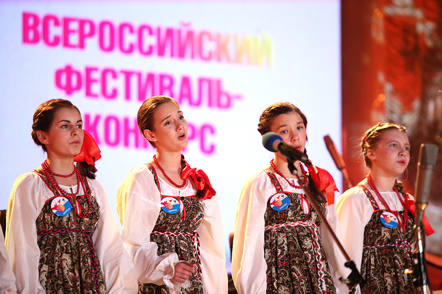 Северский ансамбль «Садко» пригласили выступить в большом колонном зале Дома союзов в Москве Северский ансамбль «Садко» пригласили выступить в большом колонном зале Дома союзов в Москве