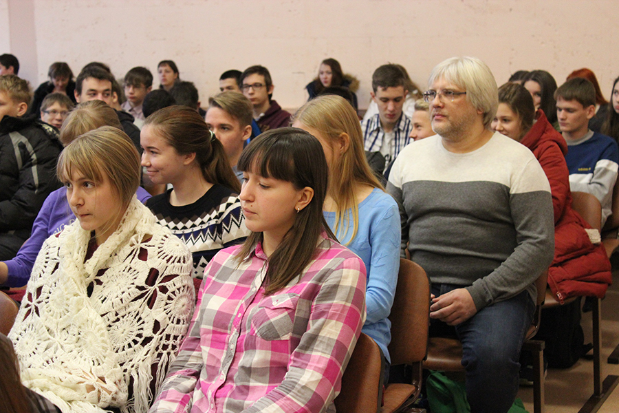 Полицейские провели лекцию о вреде наркотиков для школьников Полицейские провели лекцию о вреде наркотиков для школьников