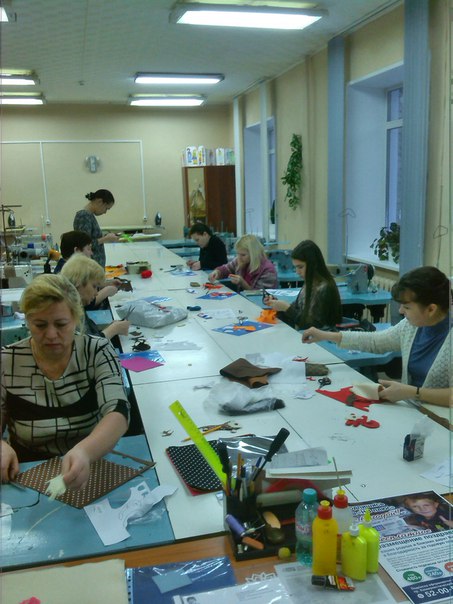 Сотрудники и студенты СПК приняли участие в мастер-классе по изготовлению новогодних сувениров Сотрудники и студенты СПК приняли участие в мастер-классе по изготовлению новогодних сувениров