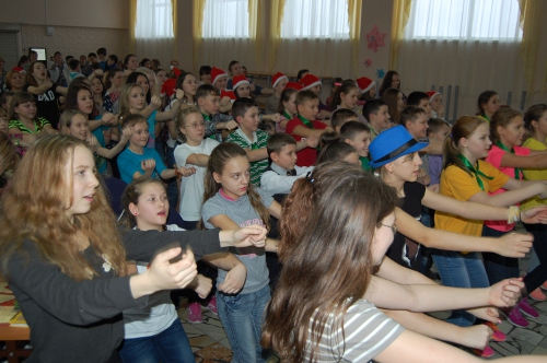 В школе №84 прошел новогодний флешмоб В школе №84 прошел новогодний флешмоб
