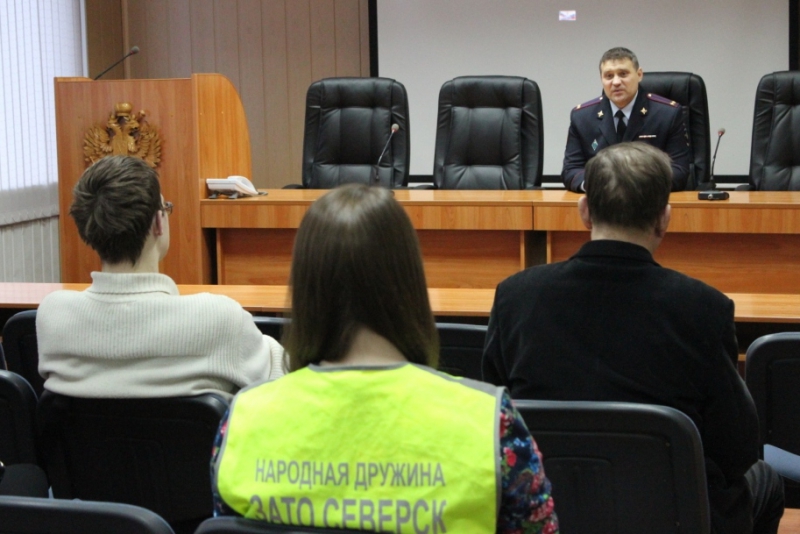 Полицейские провели экскурсию для студентов Северского технологического института НИЯУ МИФИ Полицейские провели экскурсию для студентов Северского технологического института НИЯУ МИФИ
