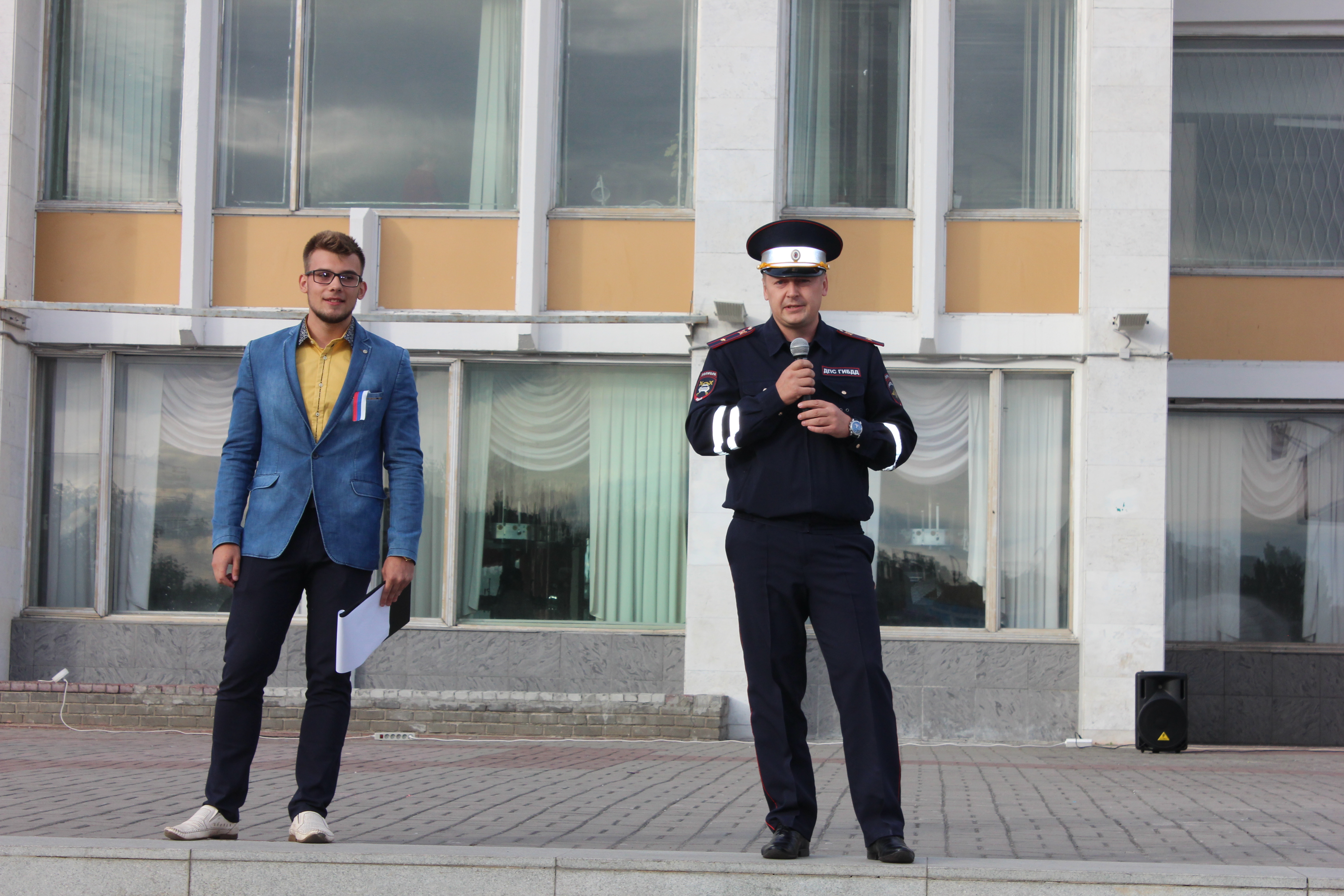 В День российского флага сотрудники полиции приняли участие в велопробеге В День российского флага сотрудники полиции приняли участие в велопробеге
