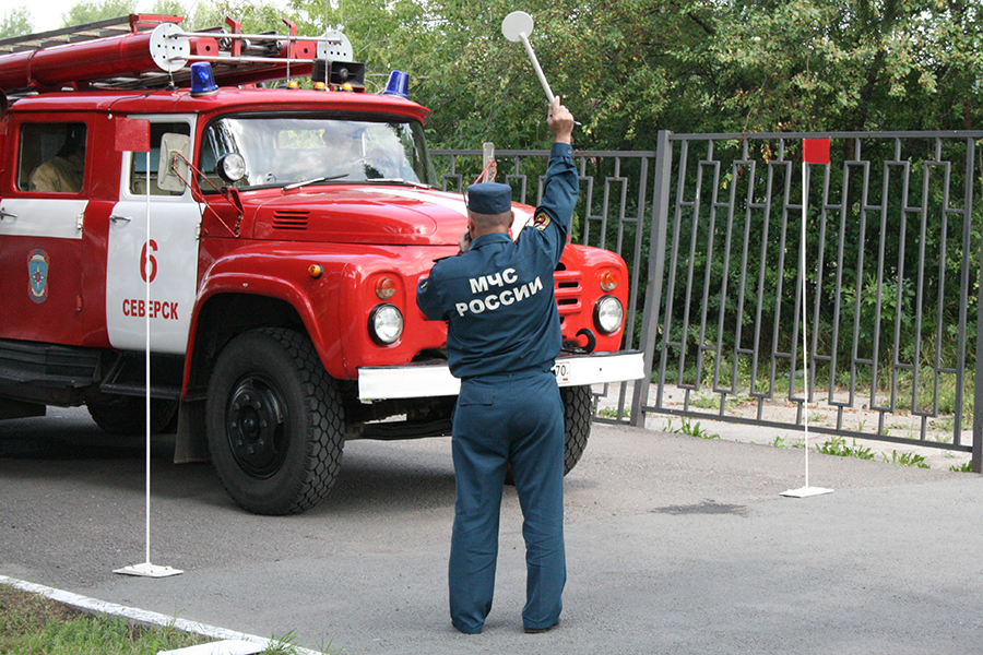 В Северске назвали лучшего водителя пожарного автомобиля В Северске назвали лучшего водителя пожарного автомобиля