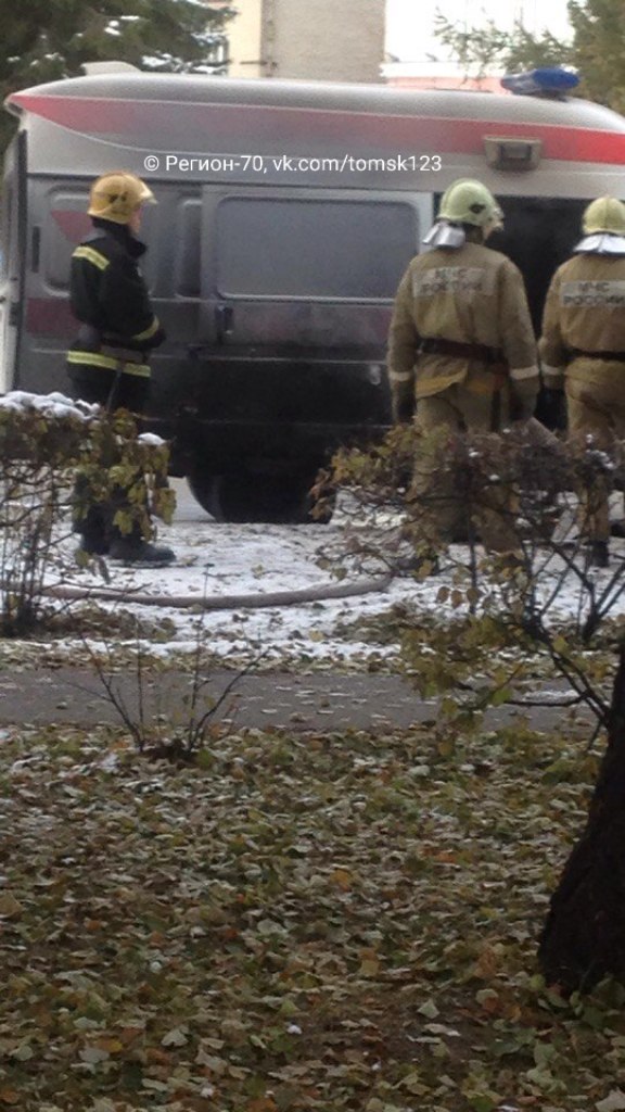 В Северске загорелся автомобиль скорой помощи В Северске загорелся автомобиль скорой помощи