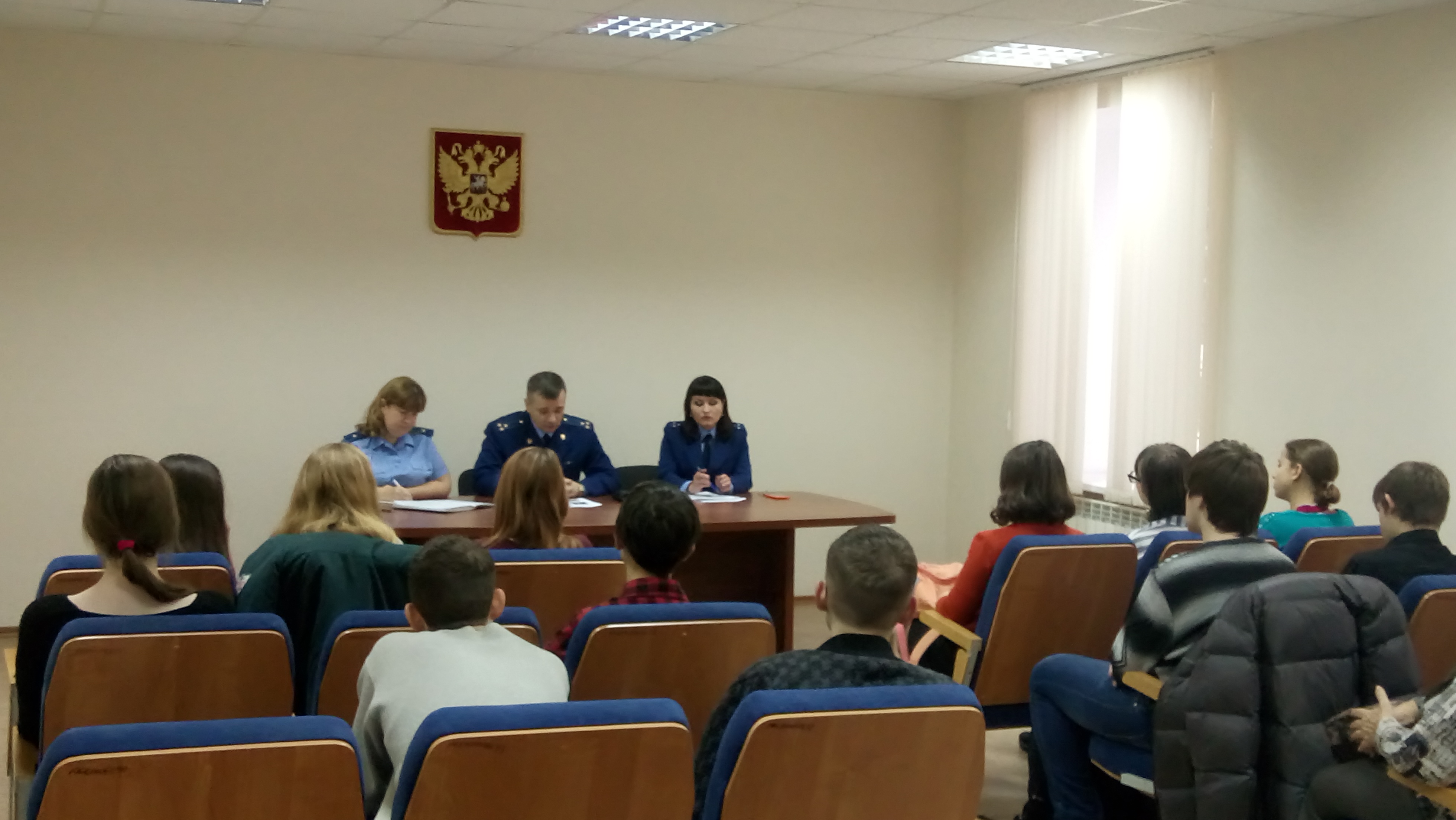 Представители прокуратуры провели встречу с учащимися Северского лицея Представители прокуратуры провели встречу с учащимися Северского лицея