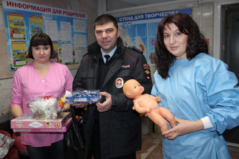Полицейские организовали акцию «Добрые дела» Полицейские организовали акцию «Добрые дела»