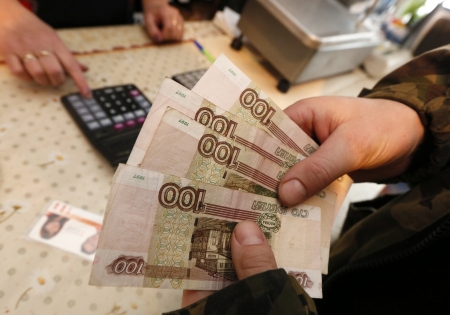 В 2016 году средняя зарплата жителей региона составила 35,3 тысяч рублей В 2016 году средняя зарплата жителей региона составила 35,3 тысяч рублей