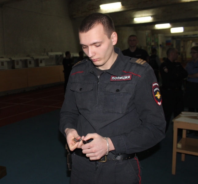 В Северске состоялись соревнования по стрельбе среди сотрудников полиции В Северске состоялись соревнования по стрельбе среди сотрудников полиции