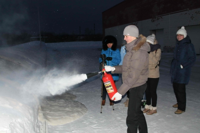 Школьники учатся безопасности Школьники учатся безопасности