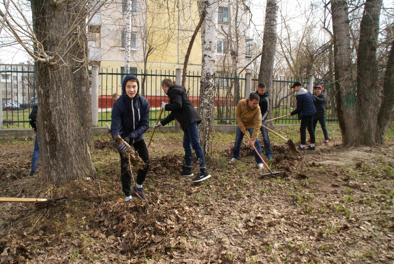 В колледже прошел субботник по уборке территории В колледже прошел субботник по уборке территории