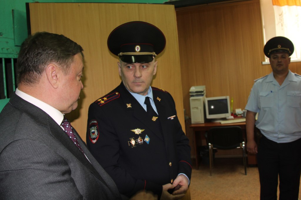 Начальник регионального УМВД посетил отделение полиции в поселке Самусь Начальник регионального УМВД посетил отделение полиции в поселке Самусь