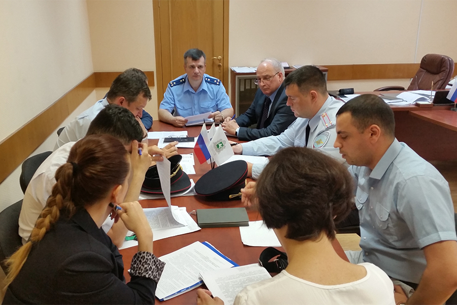 В прокуратуре обсудили вопросы противодействия незаконной азартной деятельности и преступности несовершеннолетних В прокуратуре обсудили вопросы противодействия незаконной азартной деятельности и преступности несовершеннолетних
