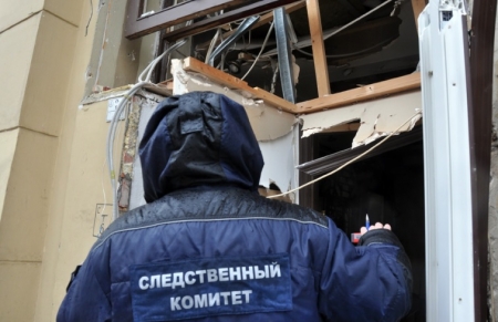 Дело о падении козырька подъезда закрыто после смерти фигуранта Дело о падении козырька подъезда закрыто после смерти фигуранта