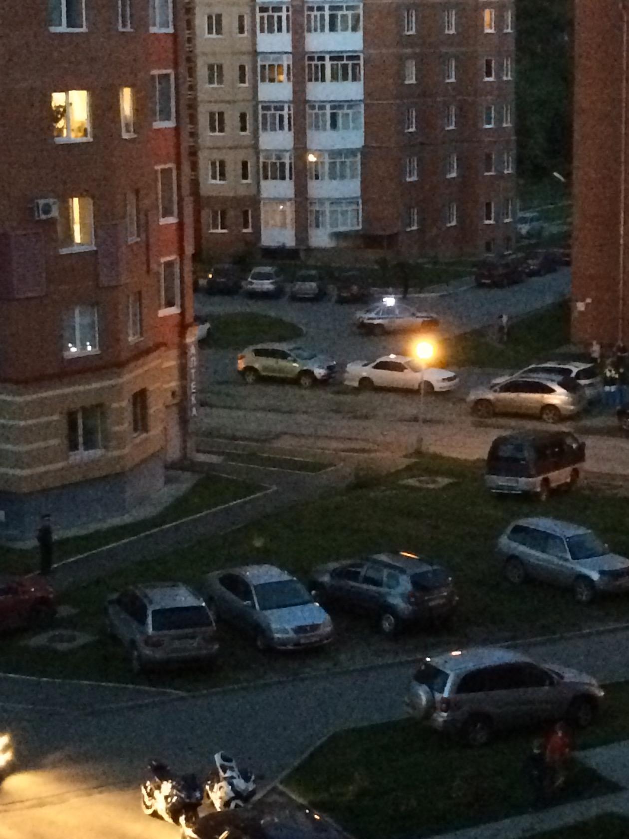 Полицейские проверили дом на Славского из-за сообщения об опасном предмете Полицейские проверили дом на Славского из-за сообщения об опасном предмете