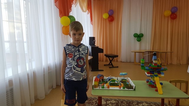 Юные конструкторы Юные конструкторы