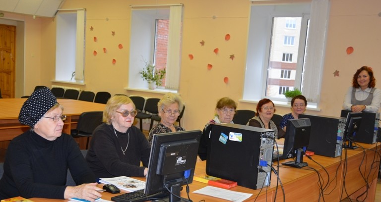 В Пенсионном фонде стартовали компьютерные уроки для пенсионеров В Пенсионном фонде стартовали компьютерные уроки для пенсионеров