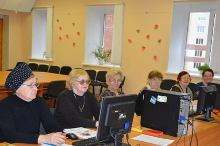 В Пенсионном фонде стартовали компьютерные уроки для пенсионеров В Пенсионном фонде стартовали компьютерные уроки для пенсионеров