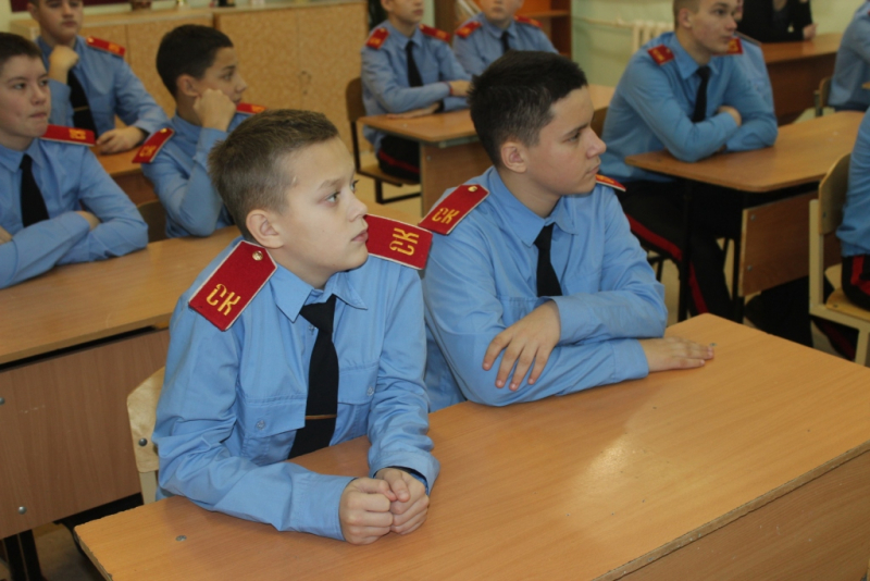 Полицейские провели правовые уроки в Северском кадетском корпусе Полицейские провели правовые уроки в Северском кадетском корпусе