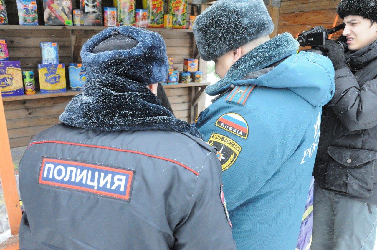 Профилактические рейды по местам продажи пиротехники Профилактические рейды по местам продажи пиротехники