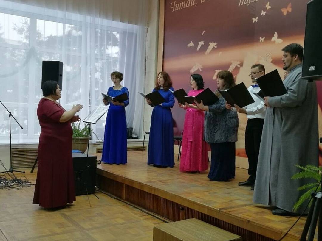 Рождественский концерт в Центральной городской библиотеке Рождественский концерт в Центральной городской библиотеке