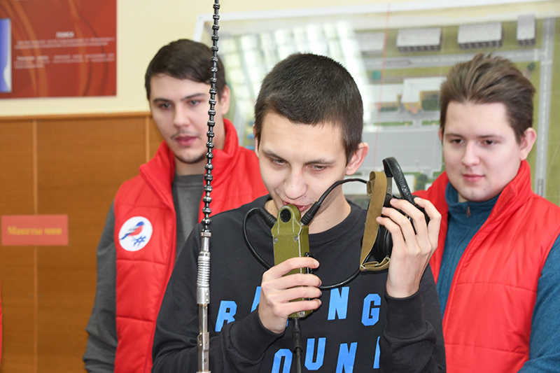 Студенты и школьники сходили «в армию на денек» Студенты и школьники сходили «в армию на денек»