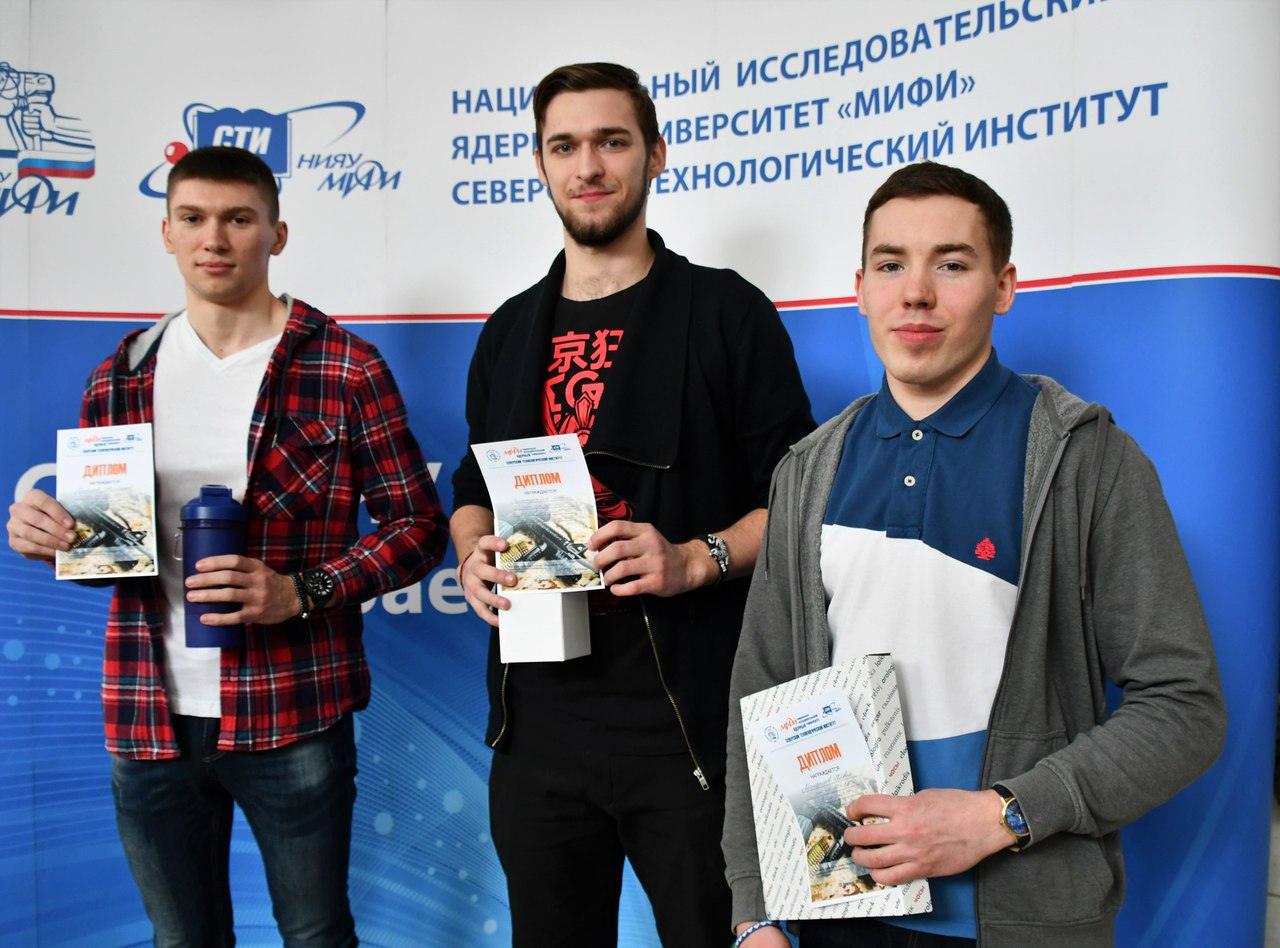 Утро 22 февраля началось с поздравлений мужской половины коллектива Утро 22 февраля началось с поздравлений мужской половины коллектива
