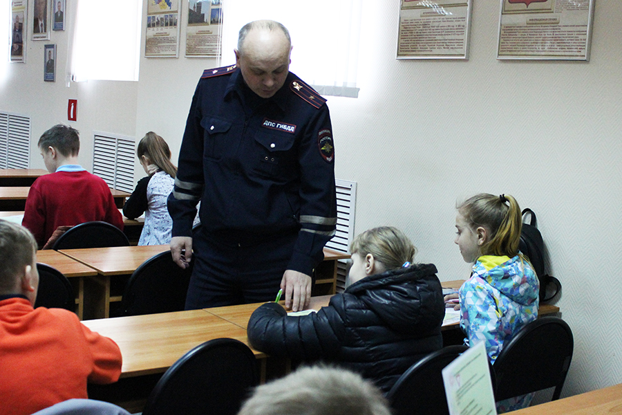В Северске прошла олимпиада по Правилам дорожного движения В Северске прошла олимпиада по Правилам дорожного движения
