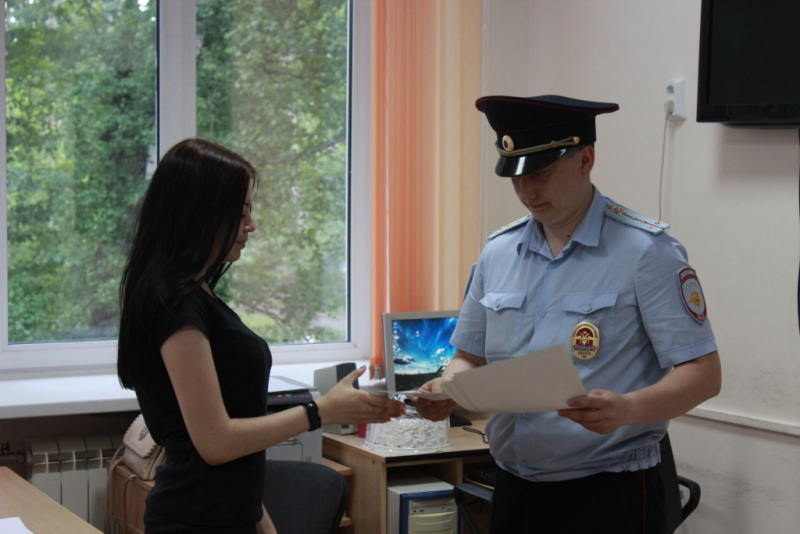 Полицейские поблагодарили студентов-юристов за активную гражданскую позицию Полицейские поблагодарили студентов-юристов за активную гражданскую позицию