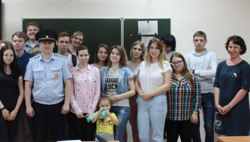 Полицейские поблагодарили студентов-юристов за активную гражданскую позицию Полицейские поблагодарили студентов-юристов за активную гражданскую позицию