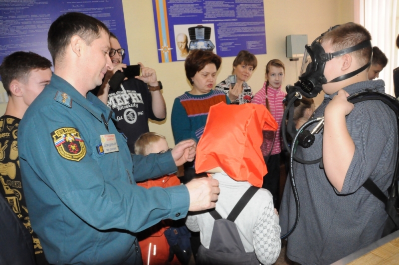 «Радуга» в гостях у пожарных «Радуга» в гостях у пожарных