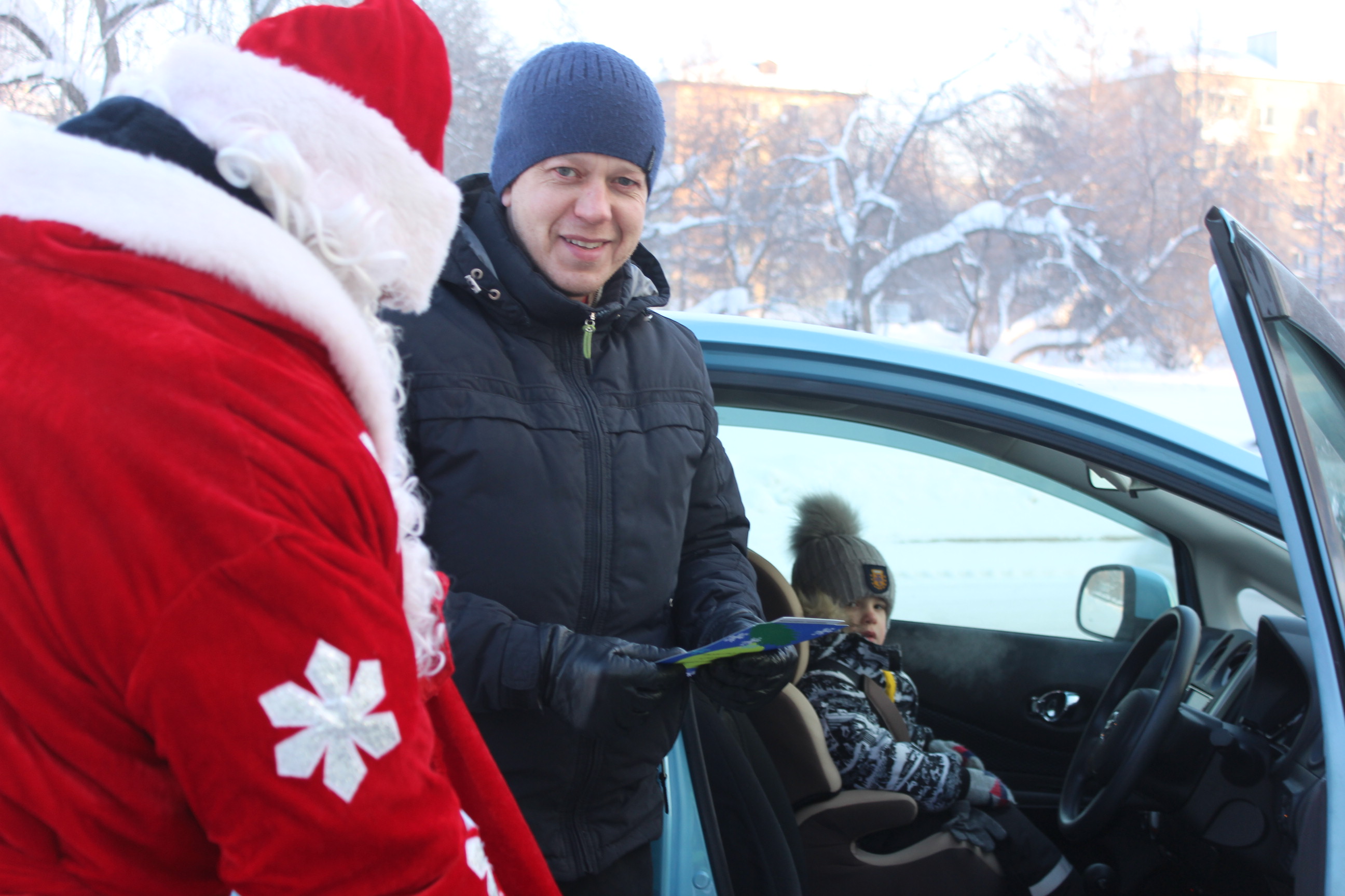 Северские автоинспекторы провели акцию «Патруль Деда Мороза» Северские автоинспекторы провели акцию «Патруль Деда Мороза»