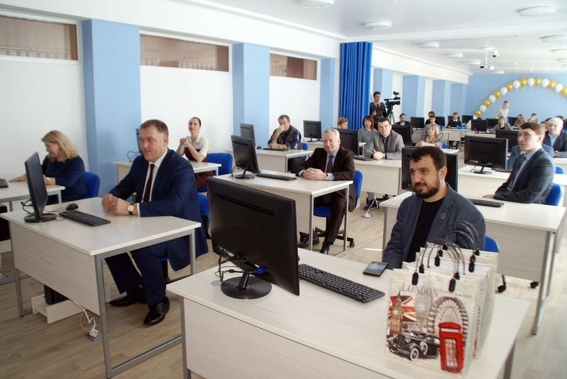 В Северске открылась лаборатория-трансформер В Северске открылась лаборатория-трансформер