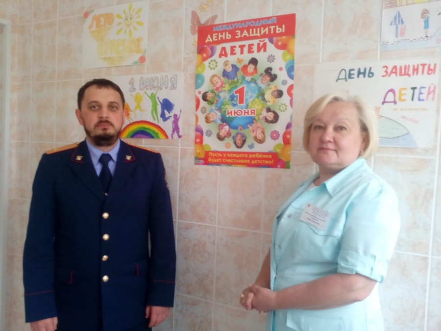 Следователи поздравили маленьких пациентов Следователи поздравили маленьких пациентов