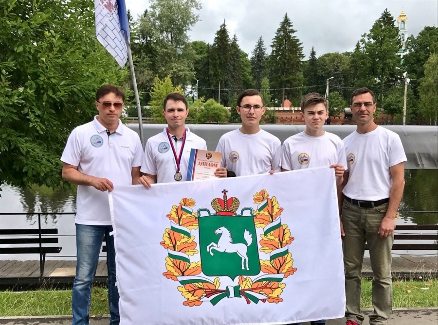 Северский судомоделист взял серебро чемпионата России Северский судомоделист взял серебро чемпионата России
