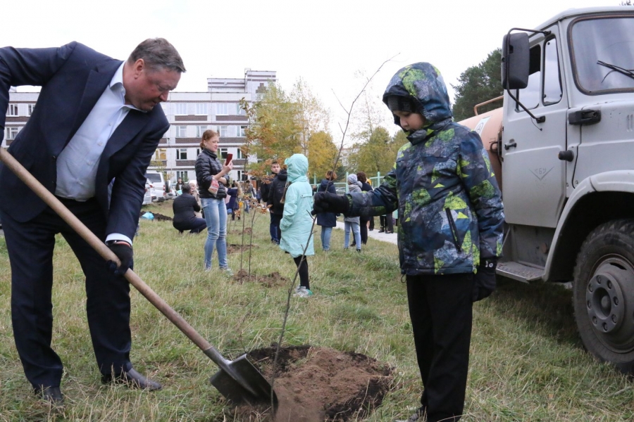 В Северске продолжается общегородская акция «Посади свое дерево» В Северске продолжается общегородская акция «Посади свое дерево»