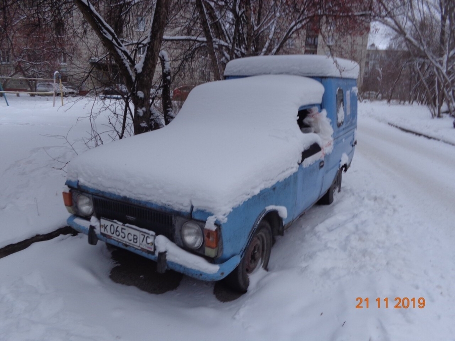 Северчан вновь просят убрать брошенные автомобили Северчан вновь просят убрать брошенные автомобили