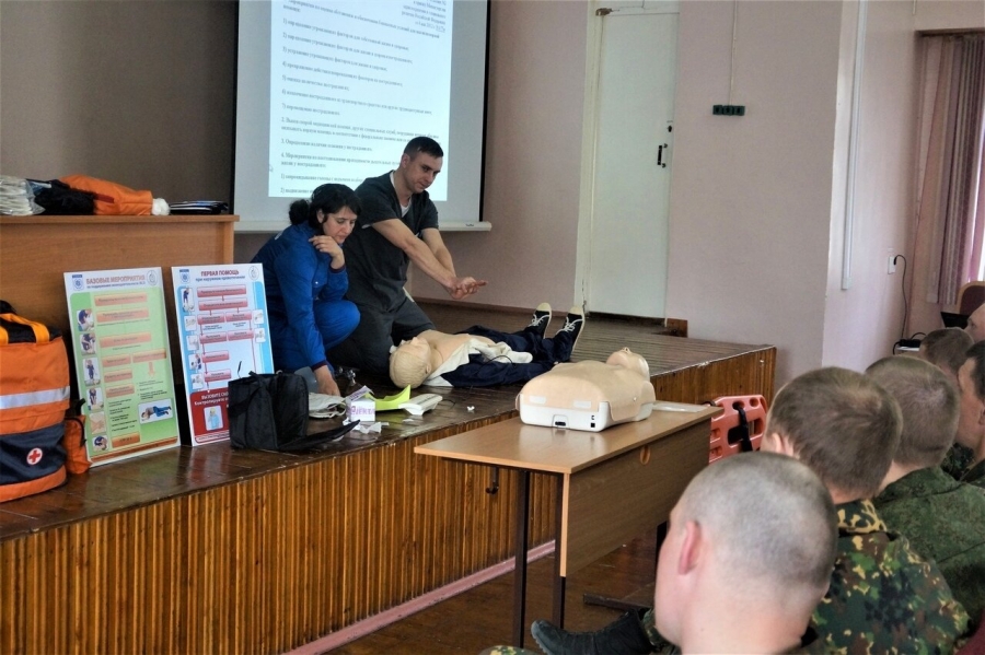 Сотрудники ФГБУ СибФНКЦ ФМБА России обучили бойцов спецназа важным навыкам оказания первой помощи Сотрудники ФГБУ СибФНКЦ ФМБА России обучили бойцов спецназа важным навыкам оказания первой помощи