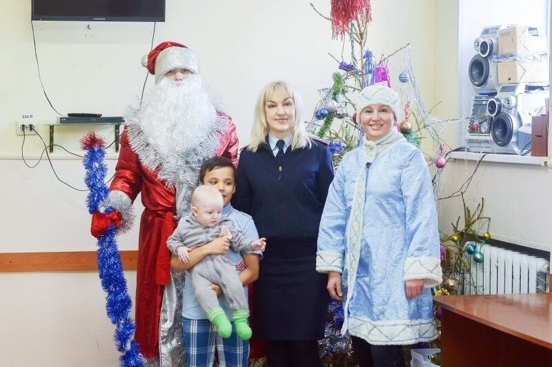 Полицейские совместно с общественниками посетили «Центр матери и ребенка» Полицейские совместно с общественниками посетили «Центр матери и ребенка»