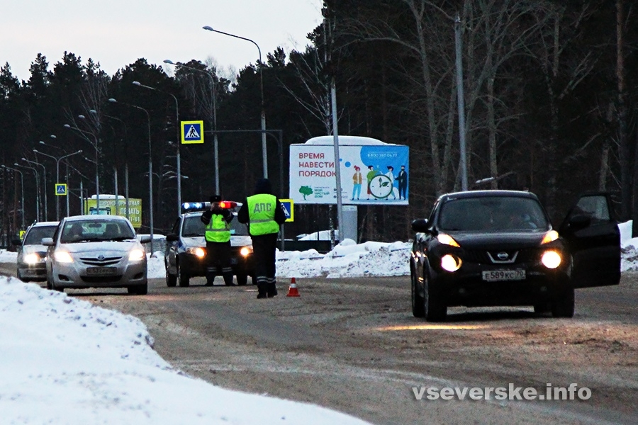 Сегодня утром на улице Ленинградской сбили женщину Сегодня утром на улице Ленинградской сбили женщину