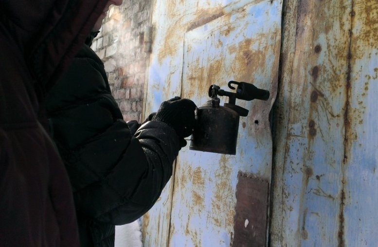 Прокуратура направила в суд уголовное дело в отношении северчан, обвиняемых в совершении серии краж из гаражных боксов Прокуратура направила в суд уголовное дело в отношении северчан, обвиняемых в совершении серии краж из гаражных боксов