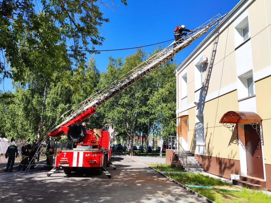 В поселке Самусь состоялись пожарно-тактические учения В поселке Самусь состоялись пожарно-тактические учения